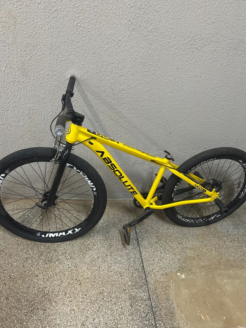 Vende-se absolute nero 5