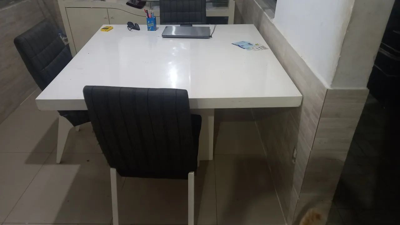 Mesa e Cadeiras Luxo