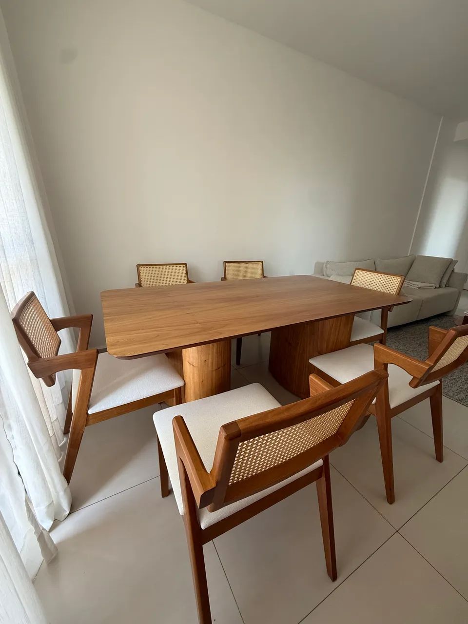 Mesa em madeira 6 lugares - Foto 4