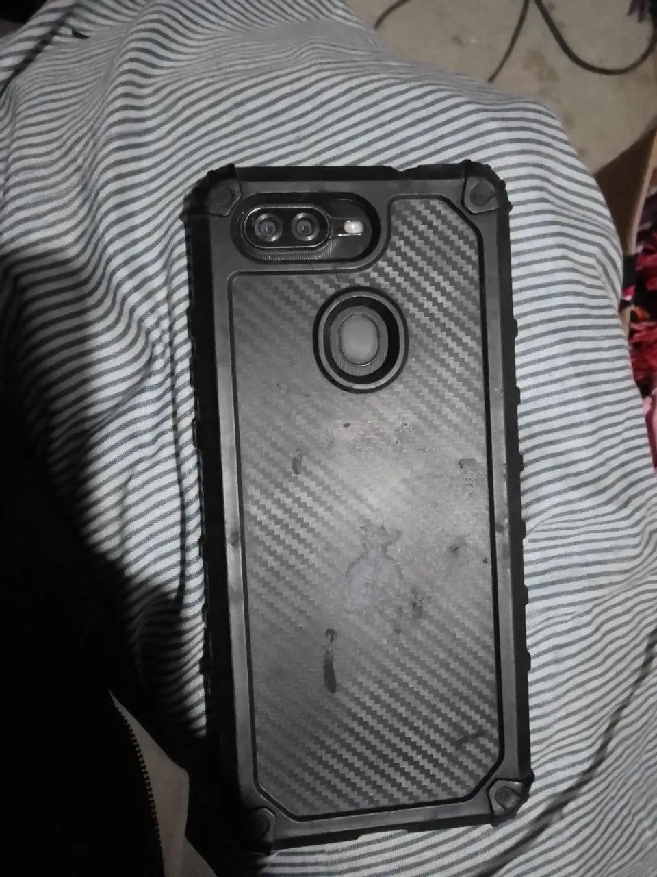Vendo esse celular só botar a tela dando sinal de vida - Foto 2