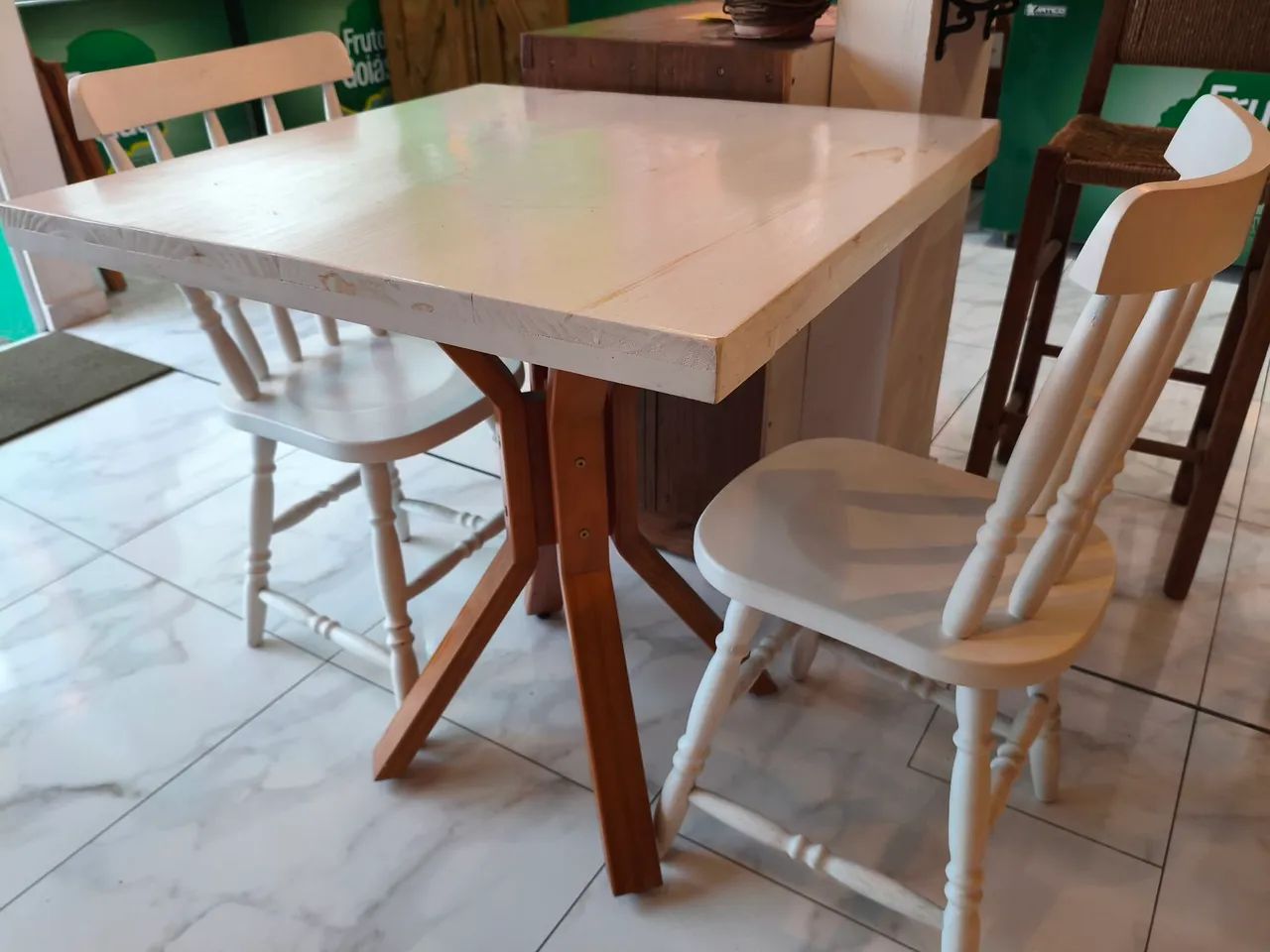 Jogo de mesa colonial