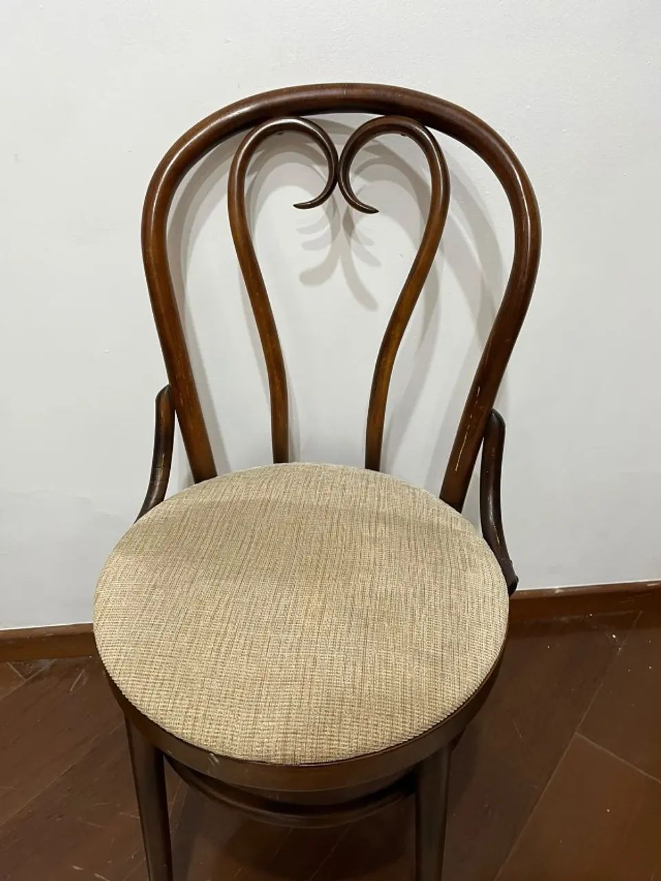 CADEIRA DECORATIVA EM MADEIRA (MD) - Foto 3