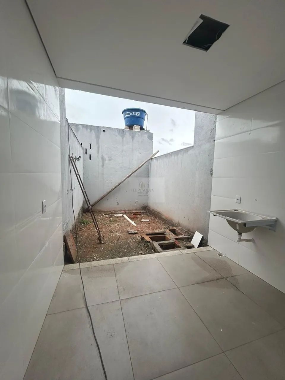 CASA DE ALTO PADRÃO COM 3 SUITES A 500METROS DO CENTRO - Foto 5