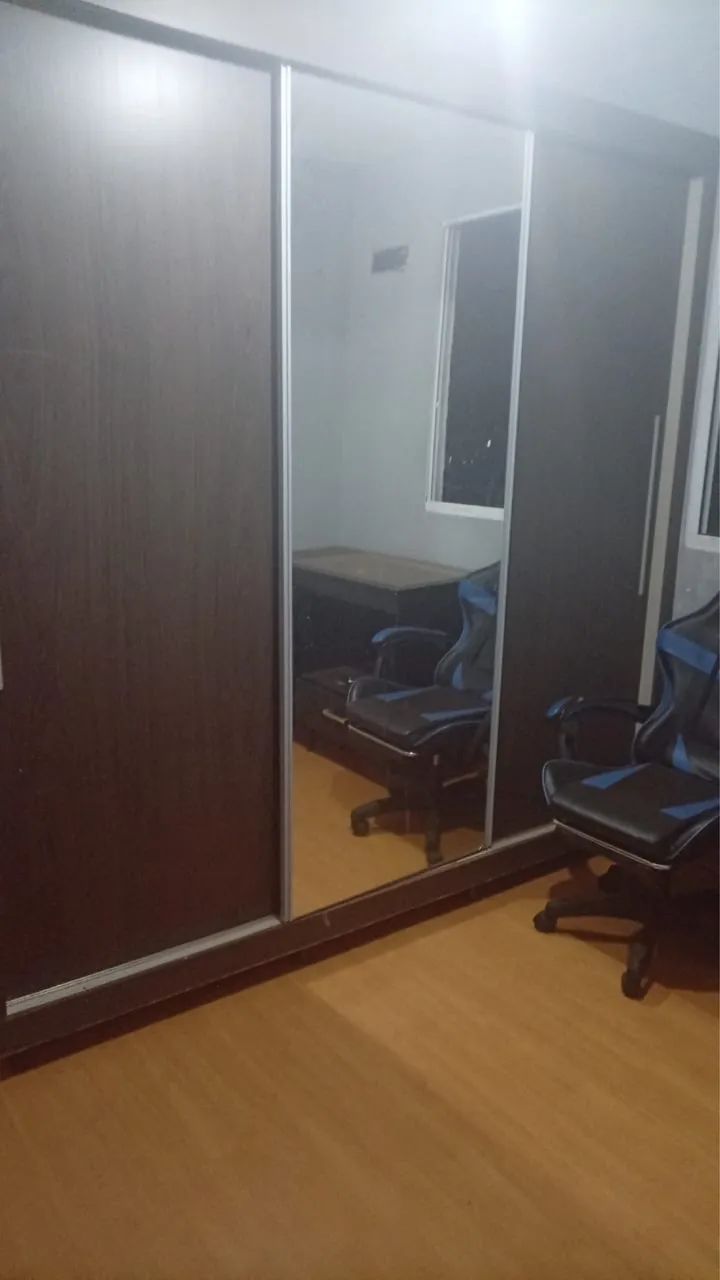 Cadeira gamer, mesa para computador e guarda roupa  - Foto 4