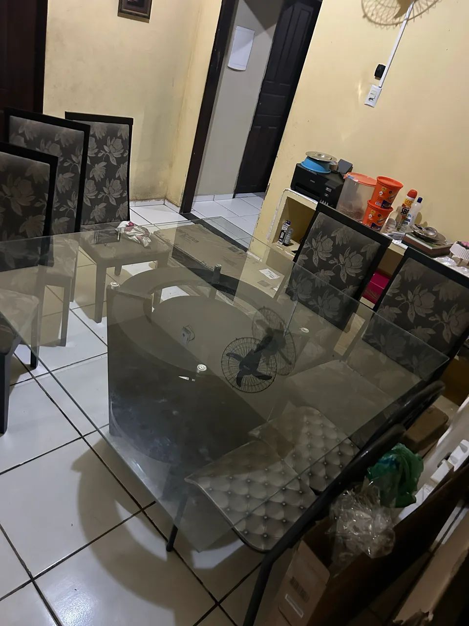 Mesa de Vidro 140x140cm  c/ 6 cadeiras  - Foto 2