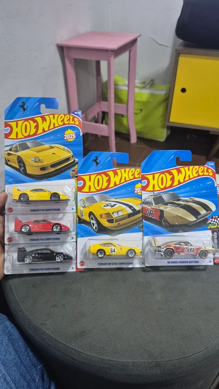 Pack 1 de Ferrari + 1 mini de brinde charger - Foto 2