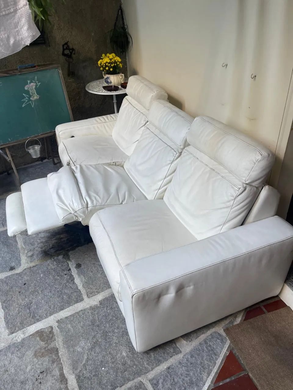Sofá de Couro Branco 3 Lugares com Encosto Reclinável - Super Confortável