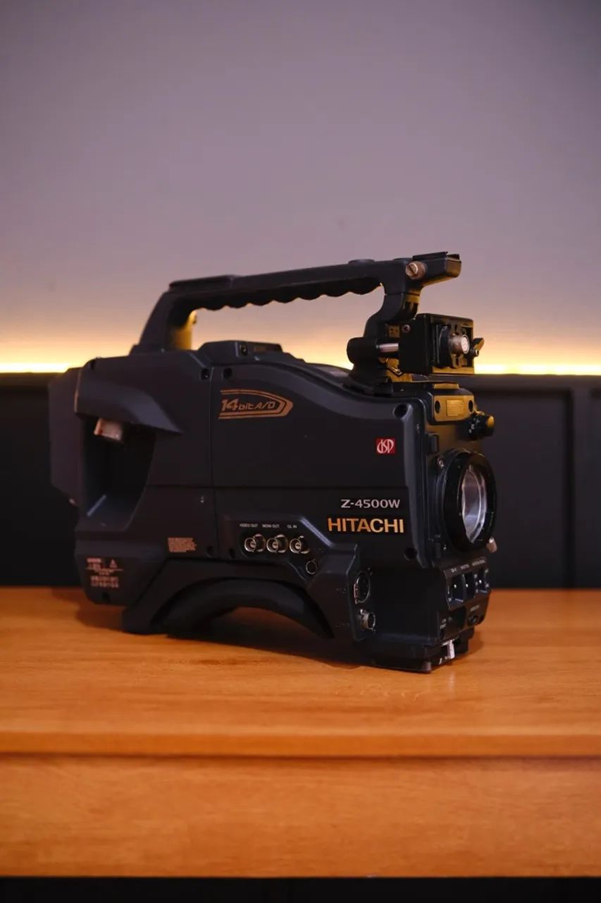 Câmera de TV HITACHI Z-4500W