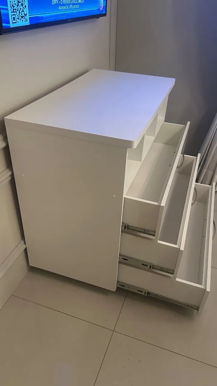 Cômoda usada em ótimo estado de conservação, 100%MDF, com 3 gavetas e 3 nichos  - Foto 3