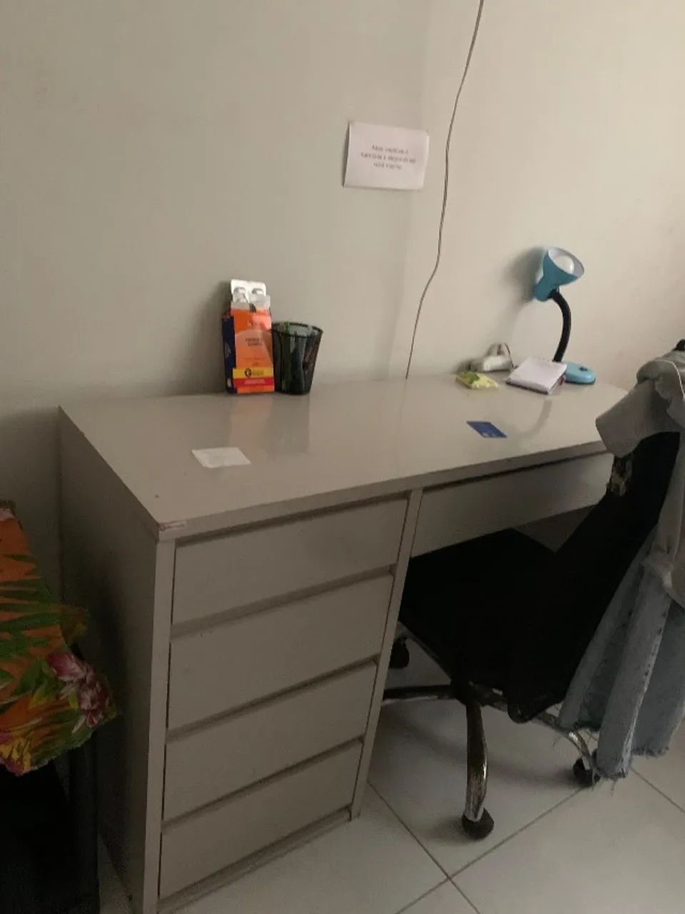 Mesa de estudo usada - Foto 2