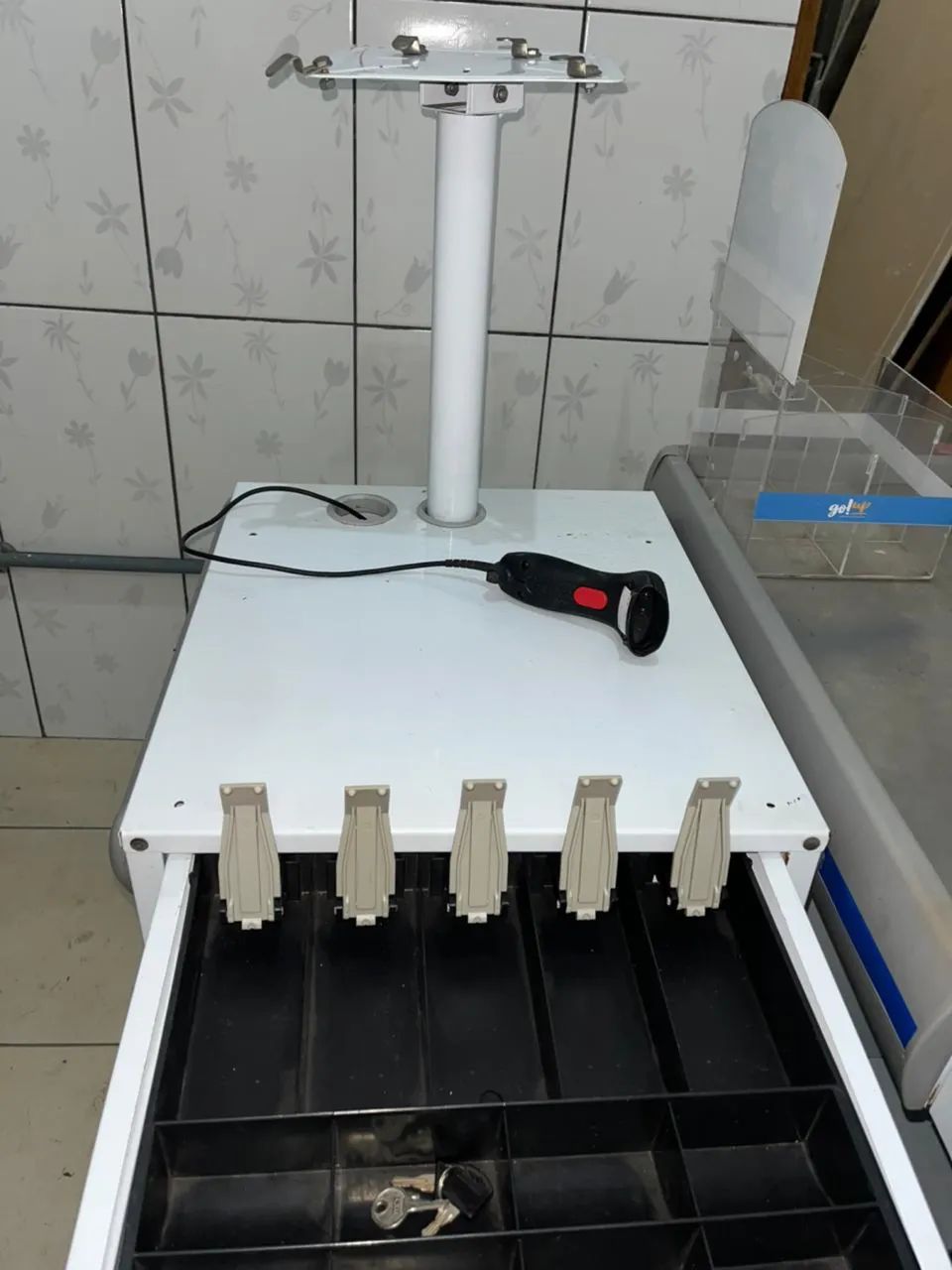Balcão com balança de caixa  +  leitor móvel de código de barras 2800,00. - Foto 5