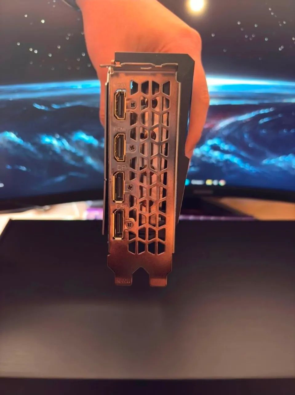 RX 7600 GIGABYTE 8 GB (TROCO OU VENDO) - Foto 3