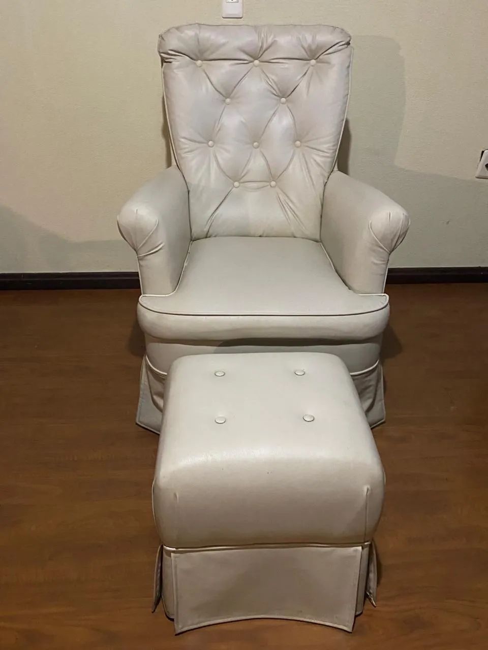 Poltrona Amamentação em Couro  - Foto 2