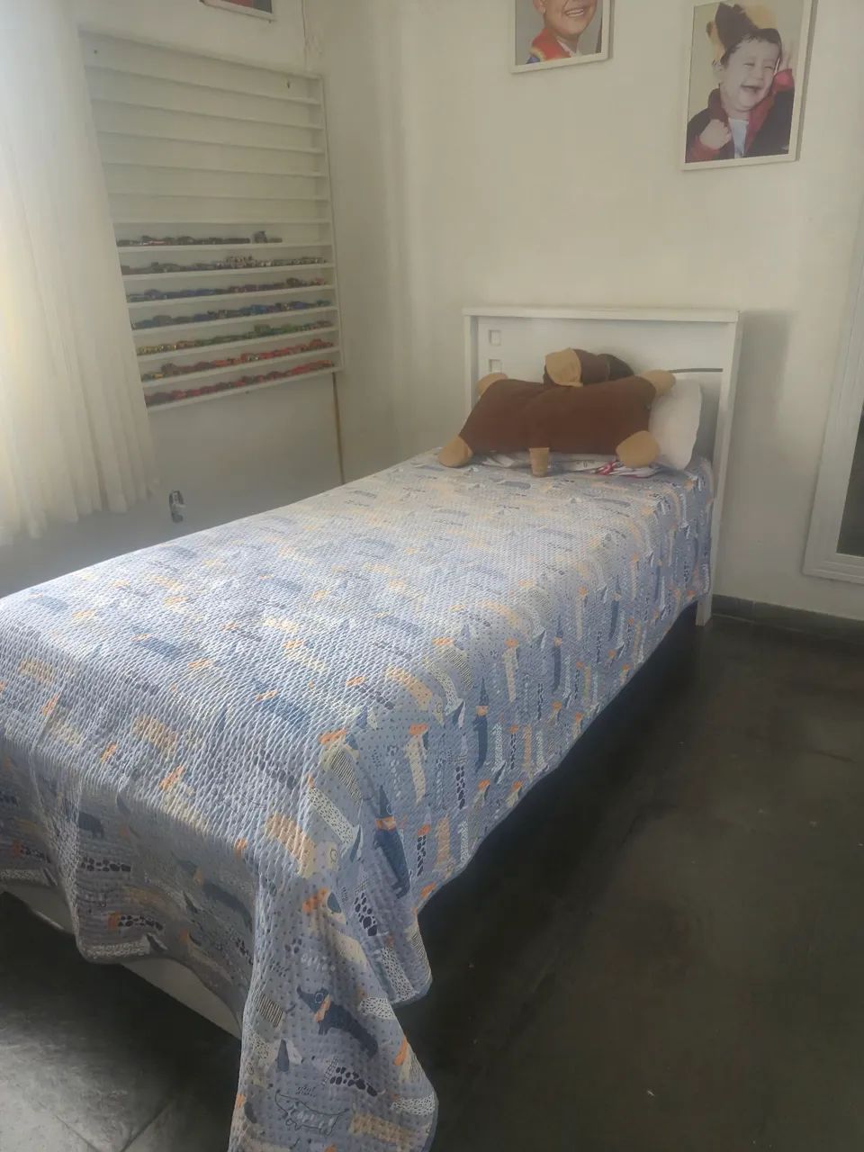 Cama solteiro e auxiliar