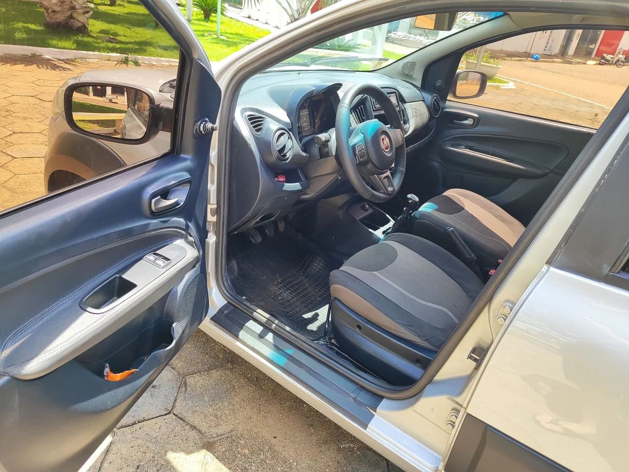 Fiat Uno WAY 1.0 EVO Fire Flex 8V 5P 2015 - Foto 3