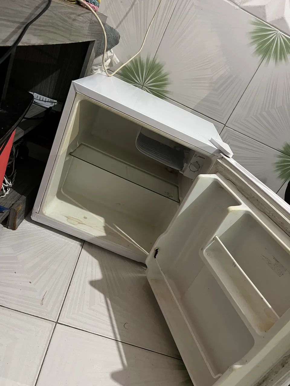Frigobar vendo ou troco por ar condicionado  - Foto 2