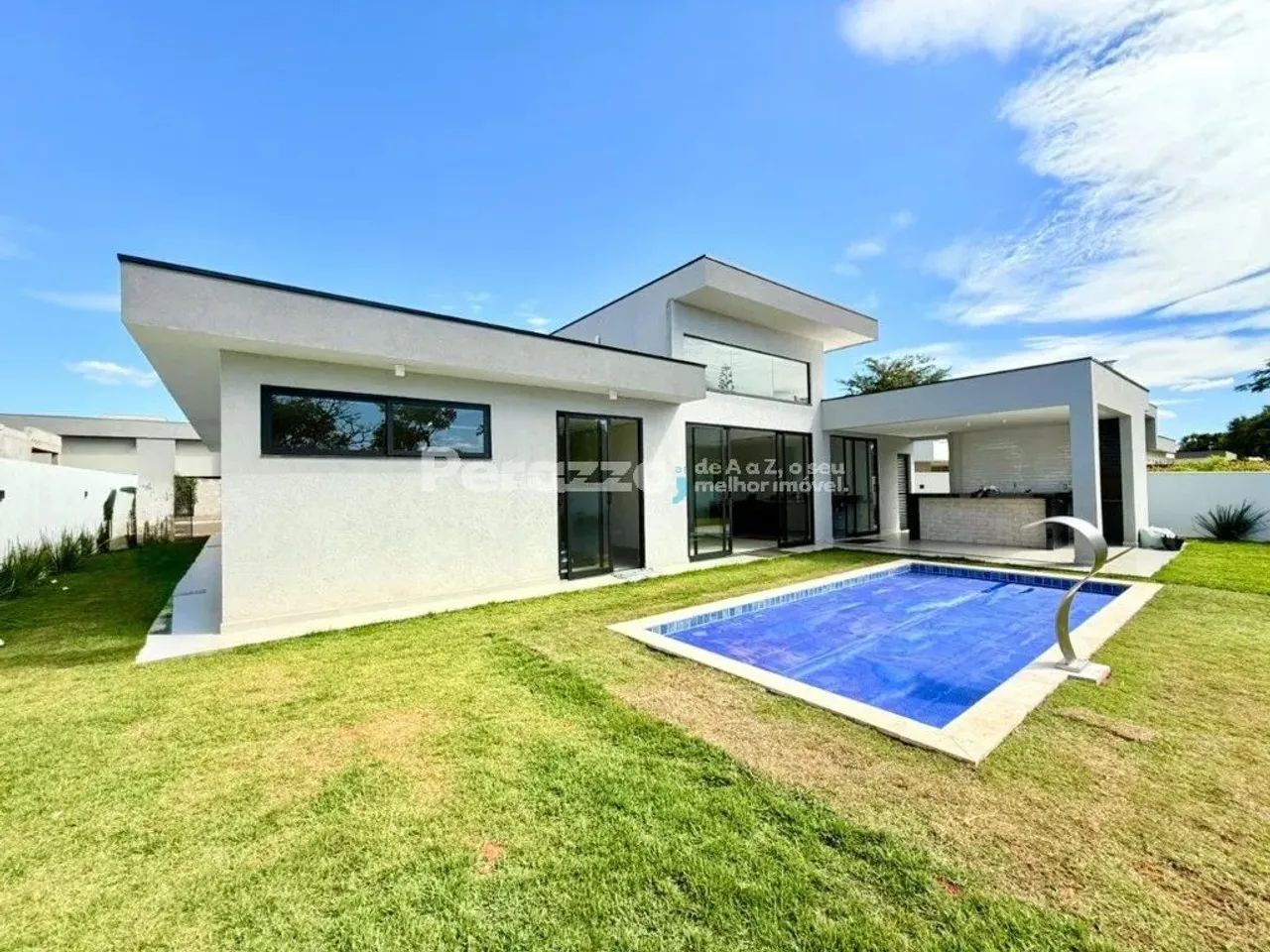 Excelente Casa Alto Padrão no Condomínio Boulevard Residence por R$1.890.000,00.