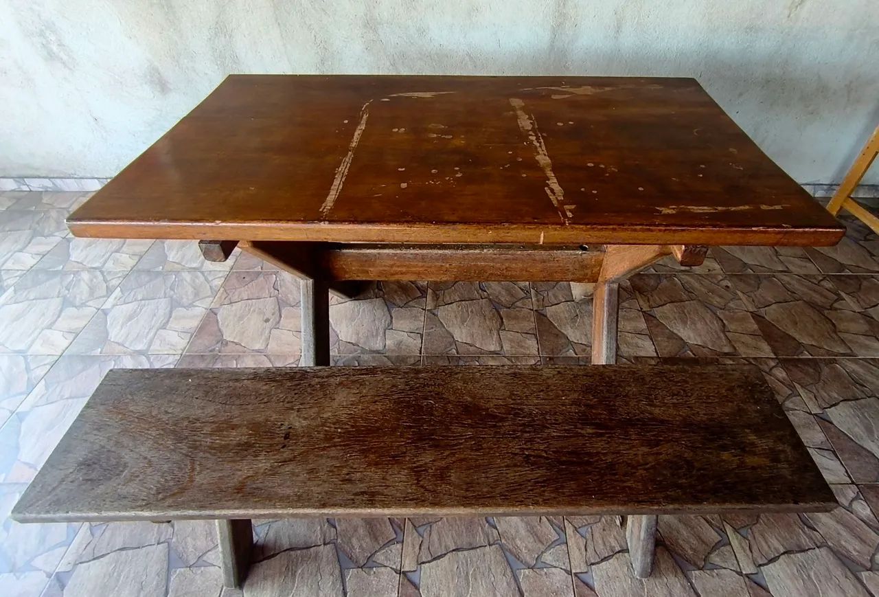 Mesa rústica madeira maciça com 2 bancos