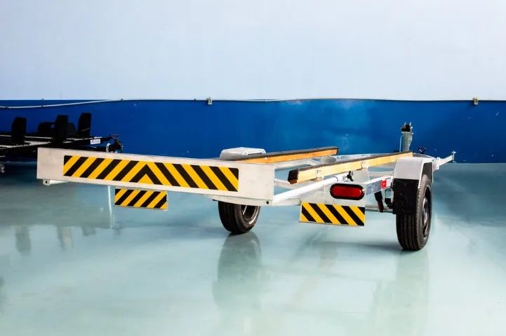 galvanizada carretinha para barco e lancha 6 metros nova - Foto 3