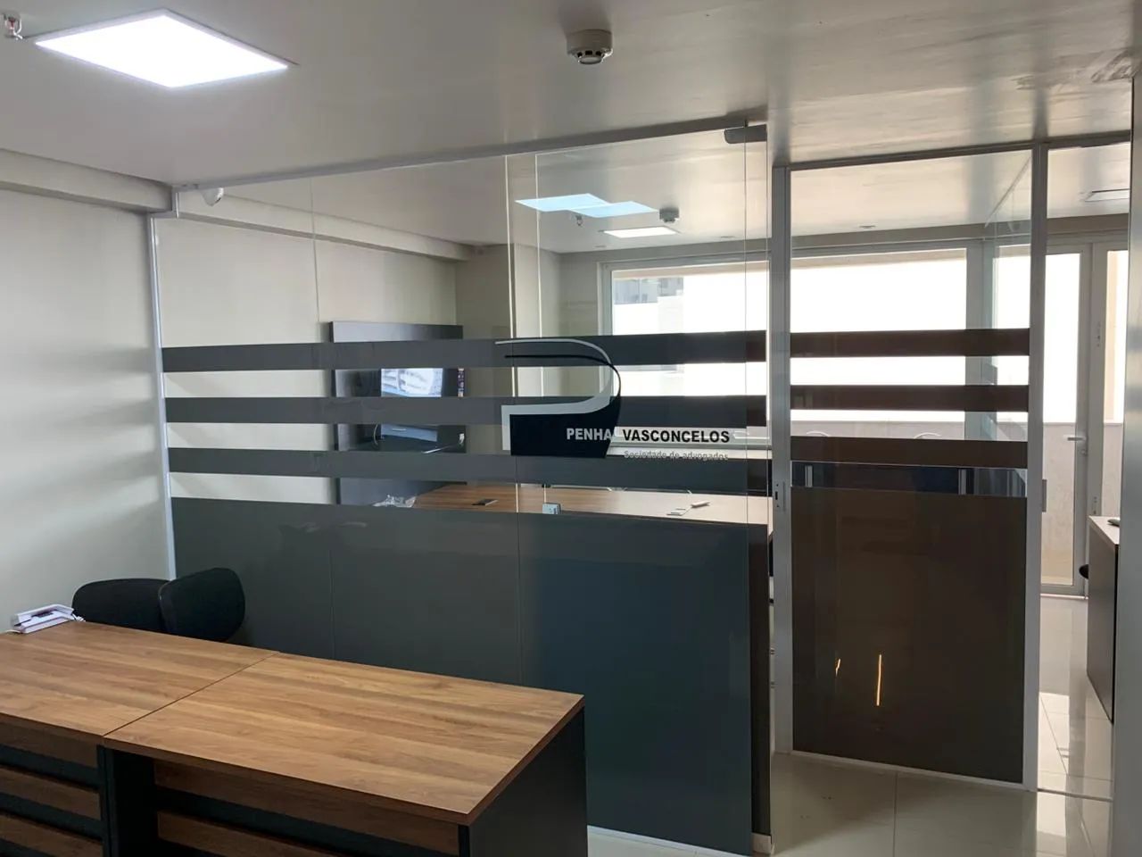 Sala comercial mobiliada, com varanda, para locação | Brookfield Tower | 40m² - Jardim Goi - Foto 3