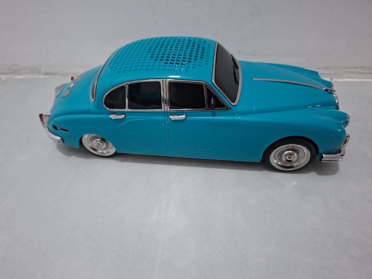 Miniatura de carro com som Bluetooth  - Foto 5