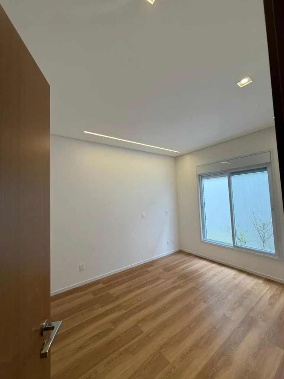Casa 3 suítes - Res. Ouroville - Foto 4
