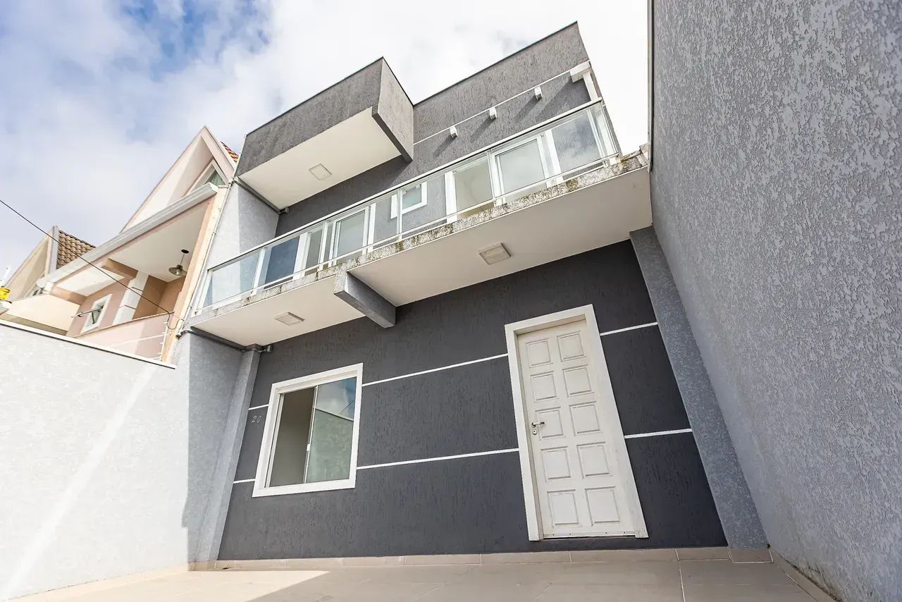 Sobrado no Uberaba, 106m², 3 quartos e 2 vagas