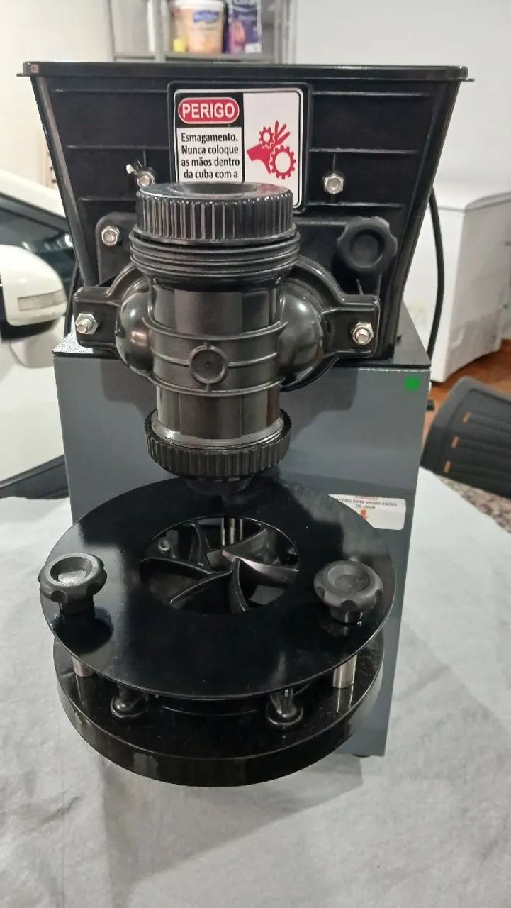 Máquina de fazer salgado 