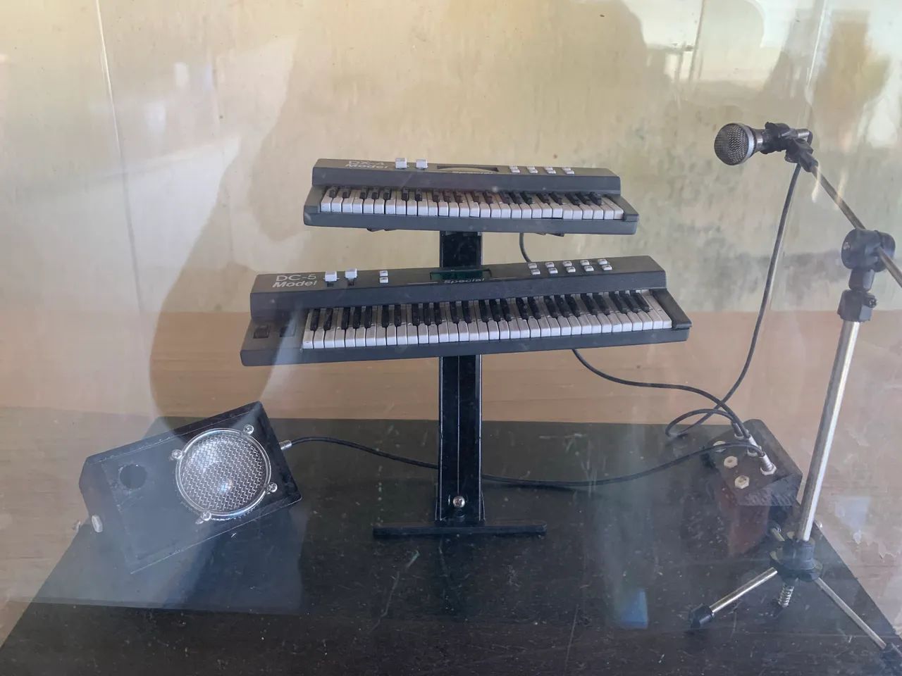 Mini bateria e Mini teclado  para decoração  - Foto 4