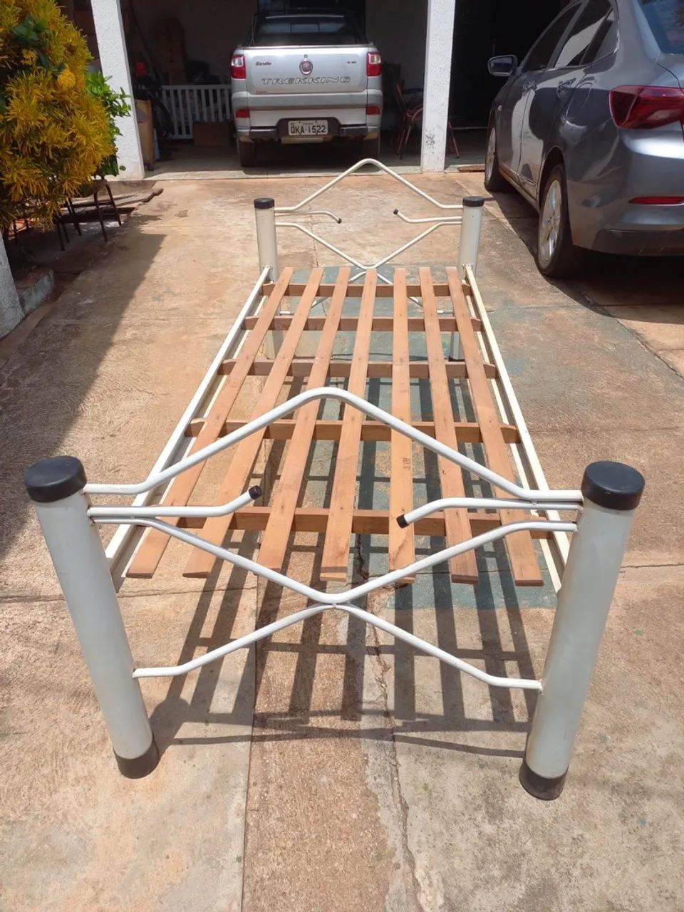 Vendo cama de solteiro - Foto 3