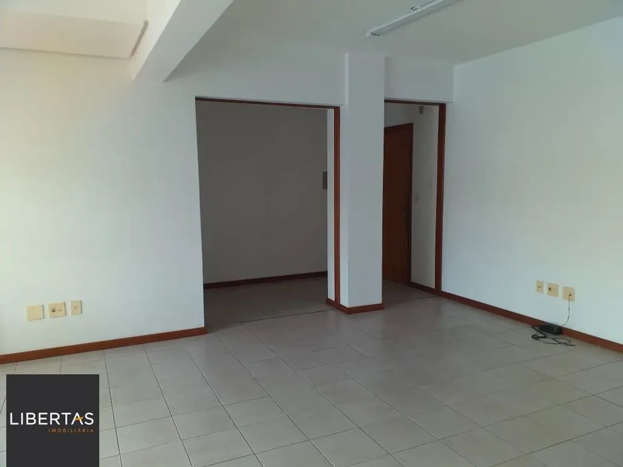Sala Comercial 1 dormitórios à venda Passo da Areia Porto Alegre/RS - Foto 3