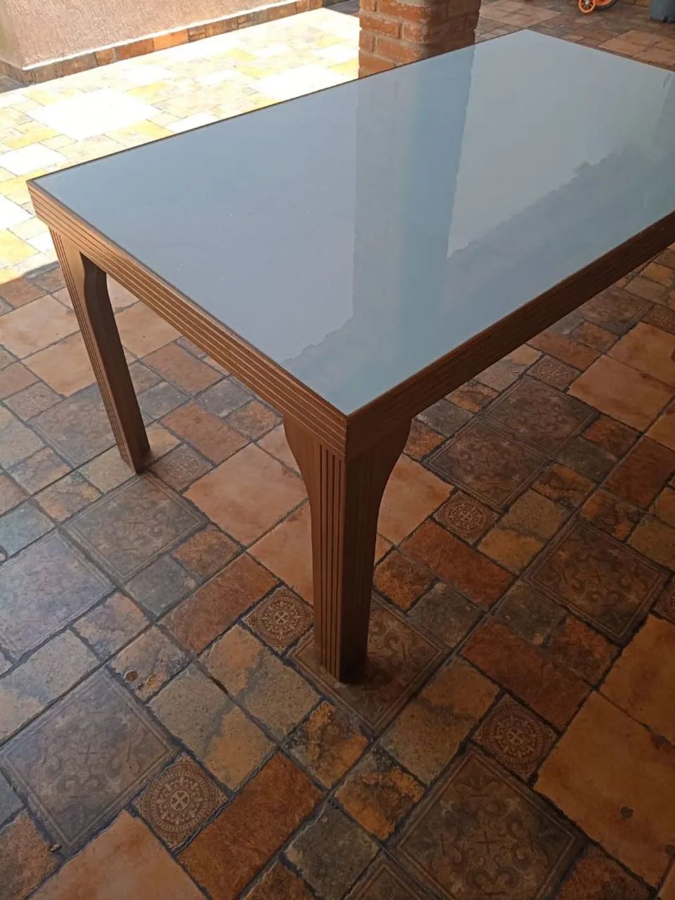 Mesa de madeira com tampo de vidro - Foto 5