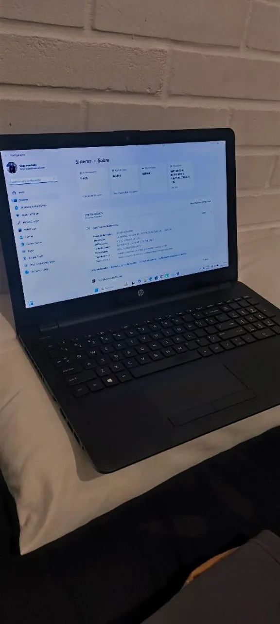 Notebook semi-novo atual 