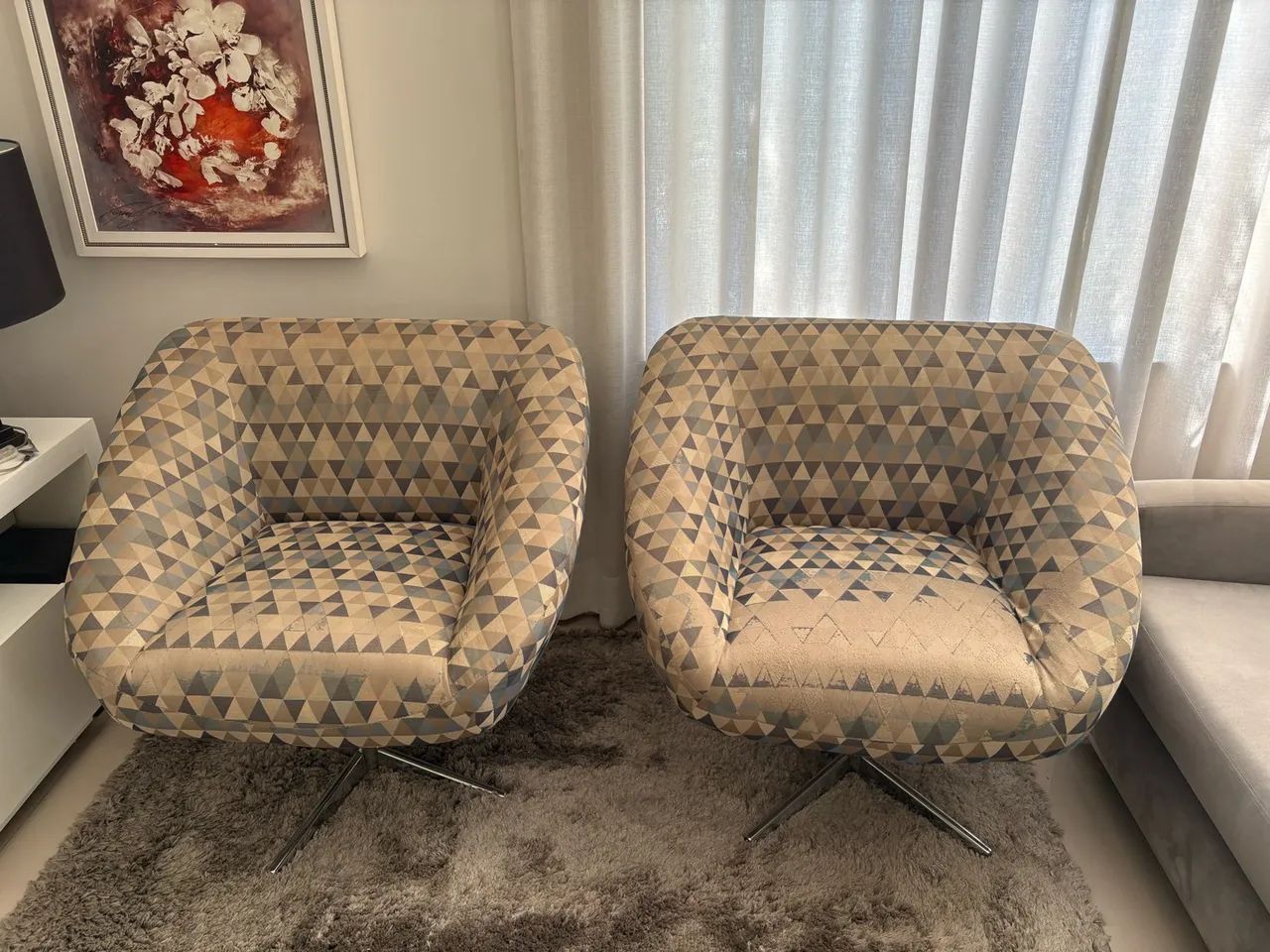 Dupla de poltronas giratórias