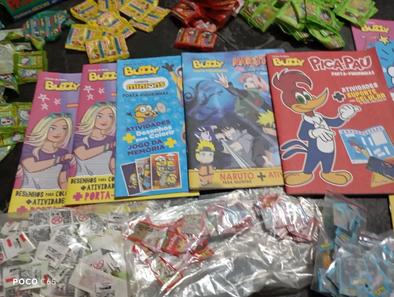 Figurinhas embalagens e caixas do chiclete Buzzy - Foto 2