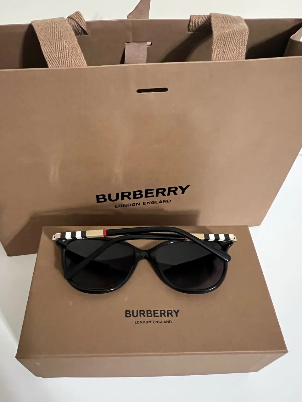 Óculos Burberry preto feminino  - Foto 3
