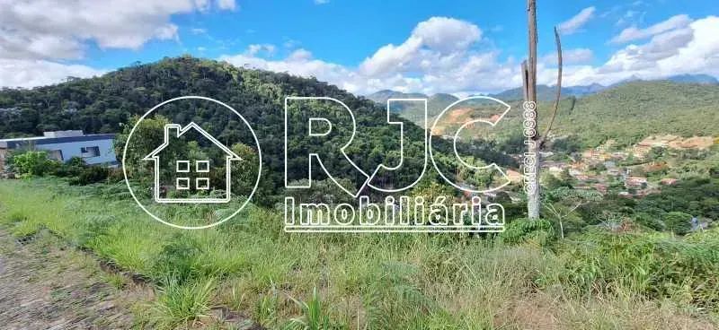 Imóvel para venda possui 900 metros quadrados em Albuquerque - Teresópolis - RJ