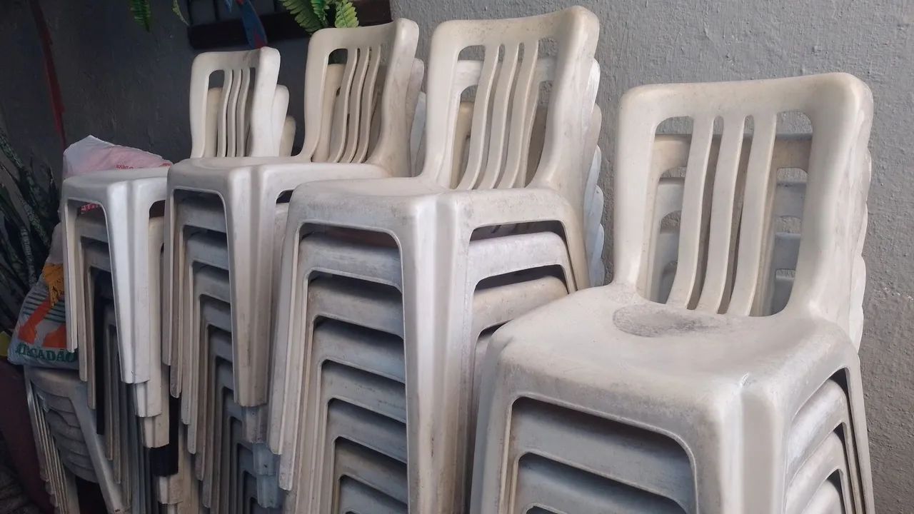 Cadeira plástica valor por unidade 