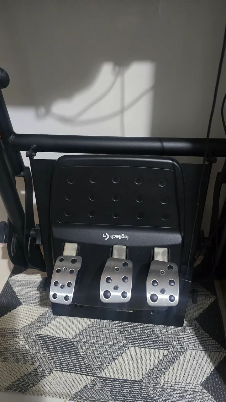Volante + pedais + câmbio "G29 Logitech PS4" - Foto 2