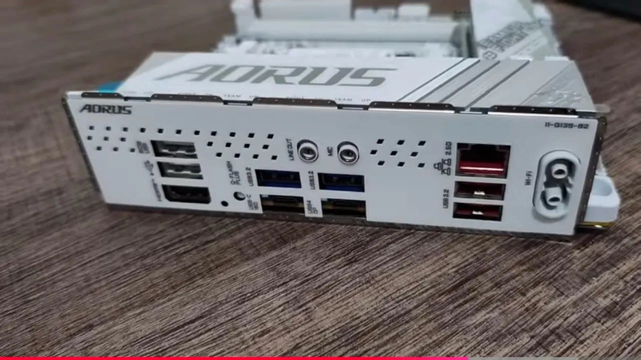 Placa Mãe Mini ITX Aorus x870i Pro Ice White - Foto 5