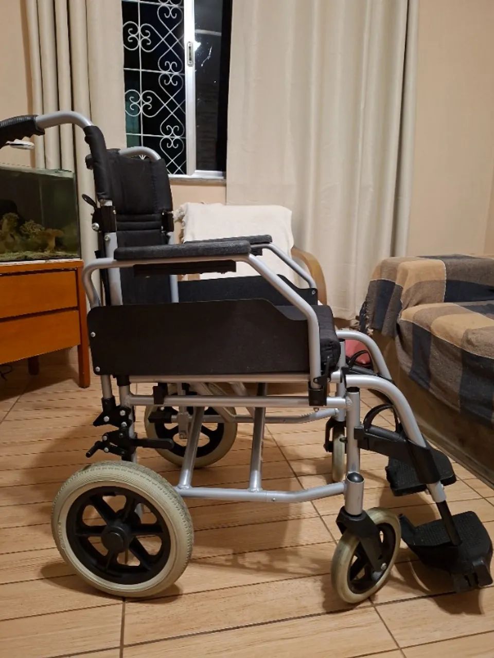 Cadeira de rodas seminova - Foto 2