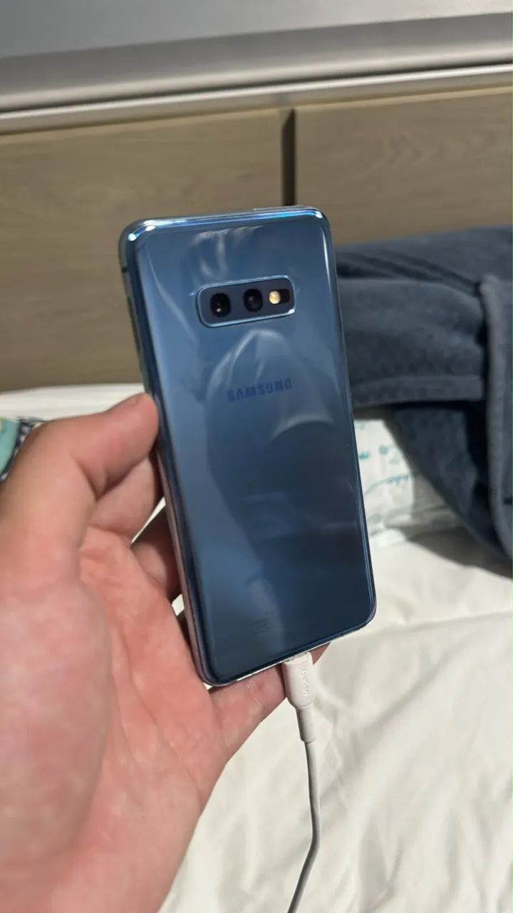Vendo Galaxy S10e Azul 128gb - Foto 2