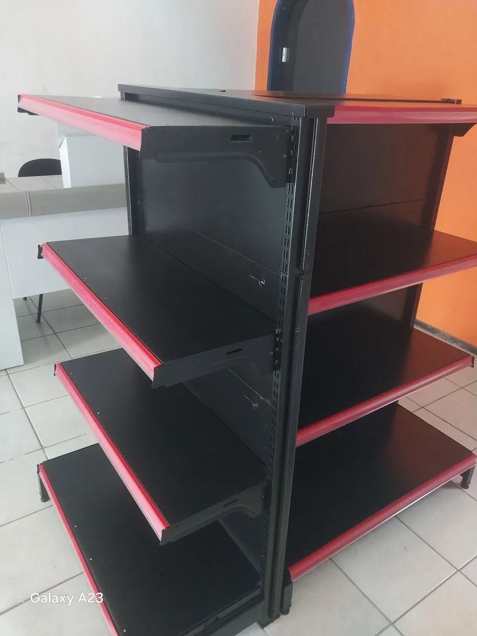 Gôndolas De centro. Direto da caixa