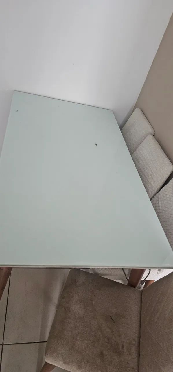 Mesa de tampa de vidro com 6 cadeiras - Foto 4