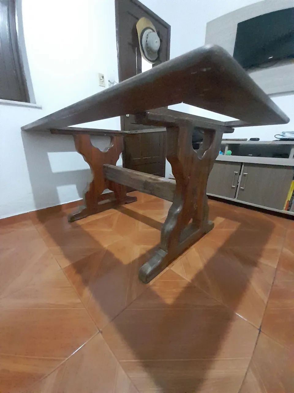 Mesa de jantar em madeira maciça- Sem vidro e sem cadeiras - Foto 2