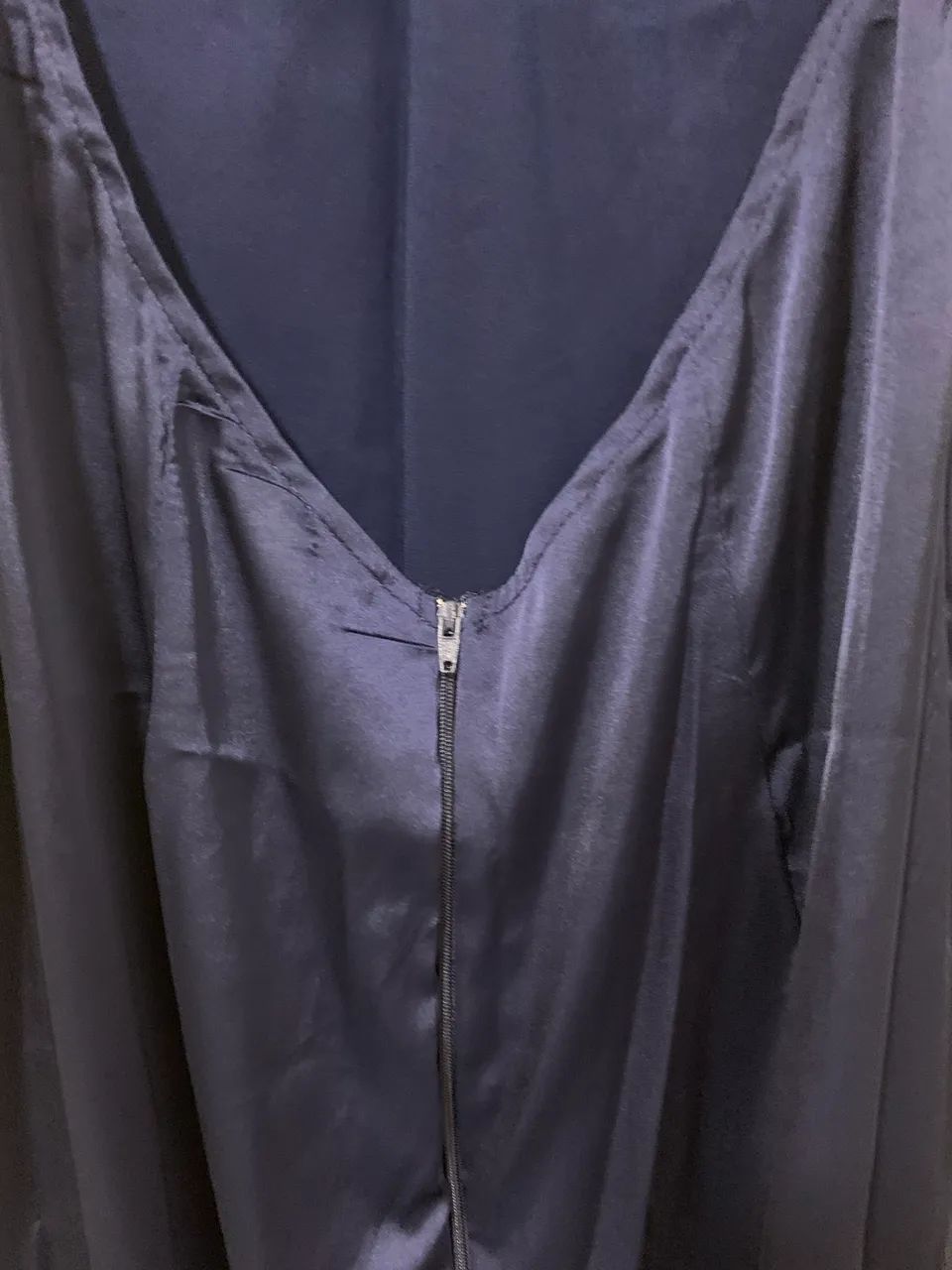 vestido de cetim azul marinho - Foto 4