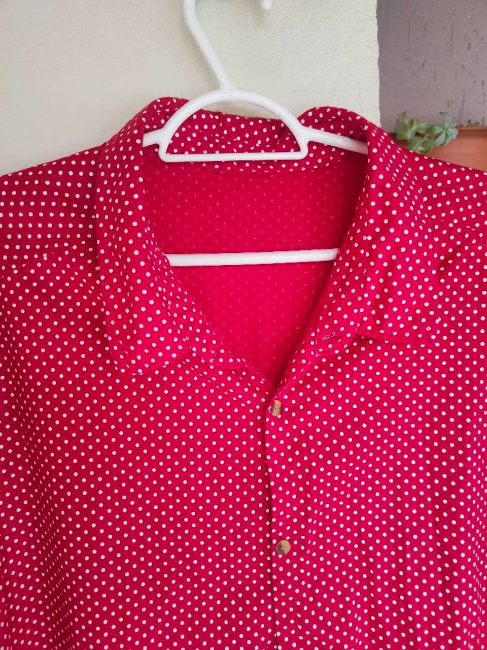 vestido chemise poa vermelho - Foto 2