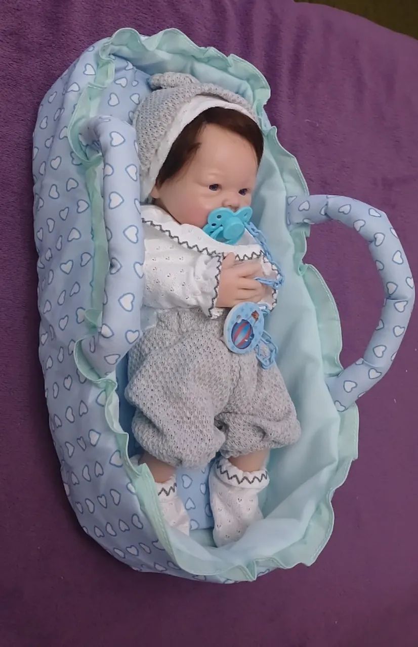 Boneca bebê reborn de silicone sólido menino  - Foto 5