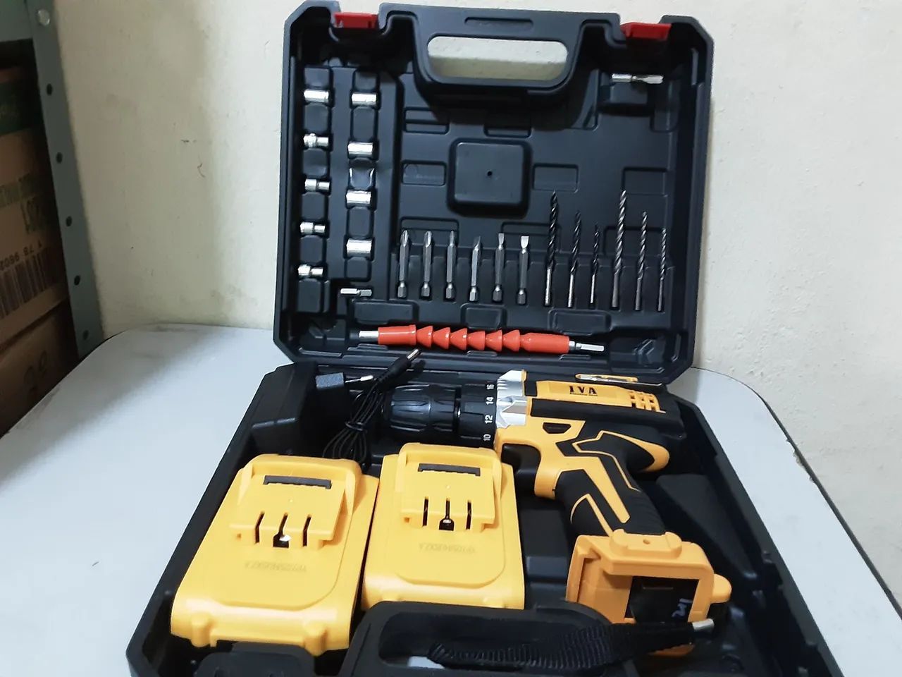 Parafusadeira com 2 baterias de lition de 48 volt