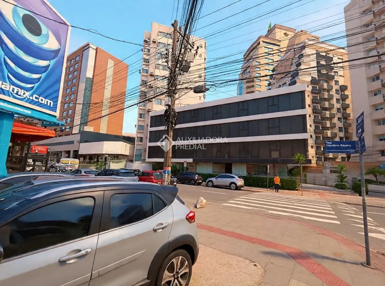 Loja Comercial de Esquina com 404m², Mezanino e 8 Vagas Privativas no Centro de Florianópo - Foto 5